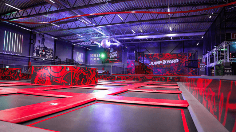 hyr hela JumpYard Täby Arninge Trampolinpark