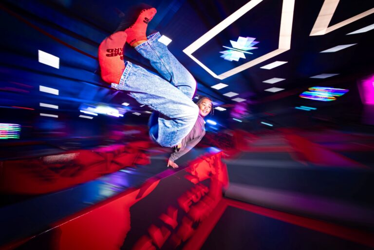 Parkour i Obstacle course på JumpYard Täby Arninge