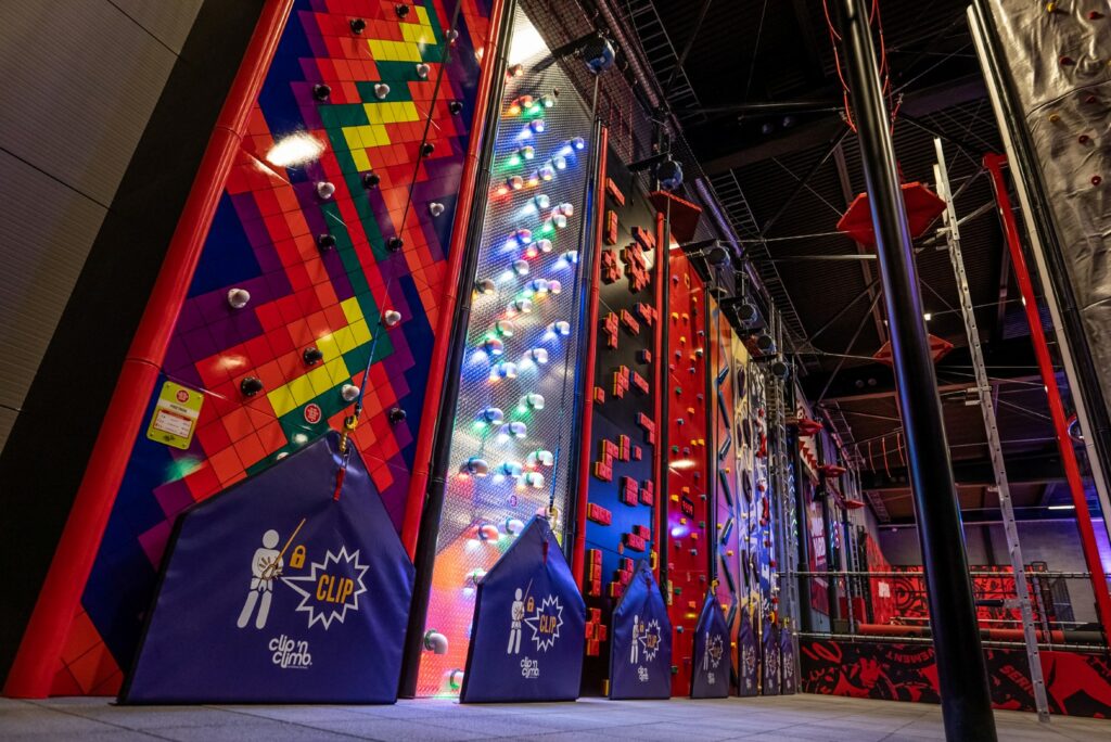 Klätterväggar, klättring på JumpYard Täby Arninge